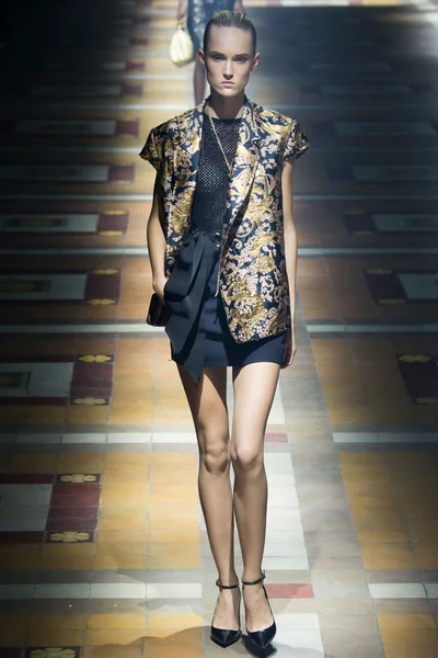 Look 44